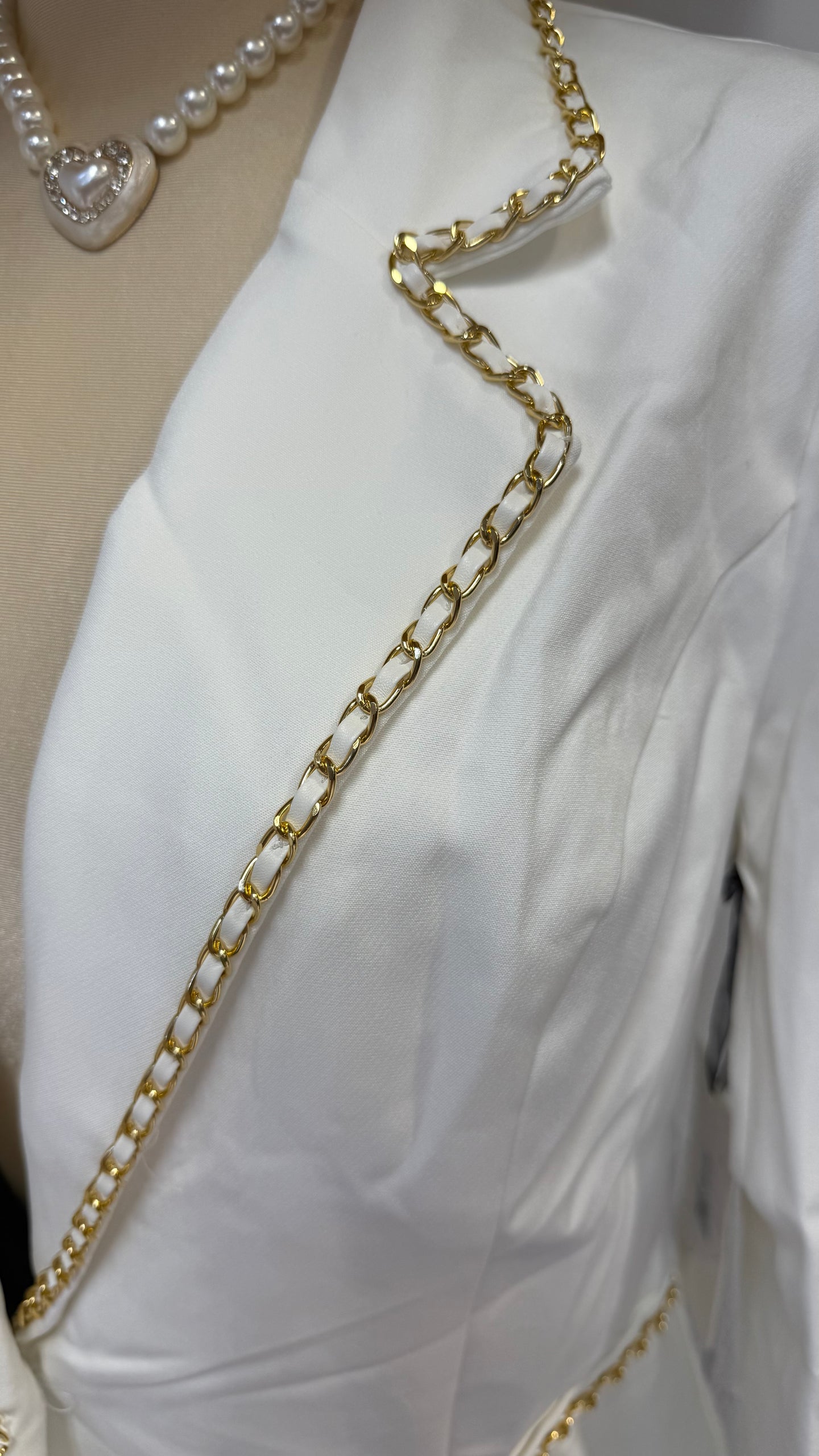 WHITE BLAZER