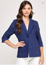 KEYHOLE PATTERN BLAZER