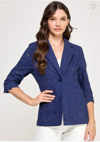 KEYHOLE PATTERN BLAZER