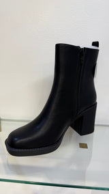 Urban Chic Black  Boots