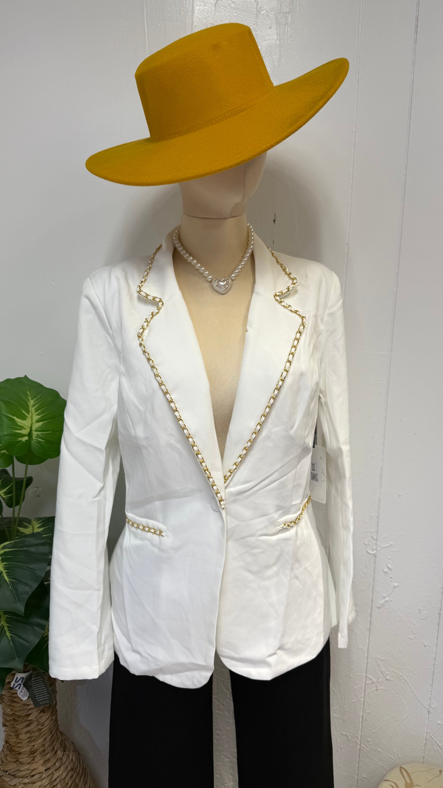 WHITE BLAZER