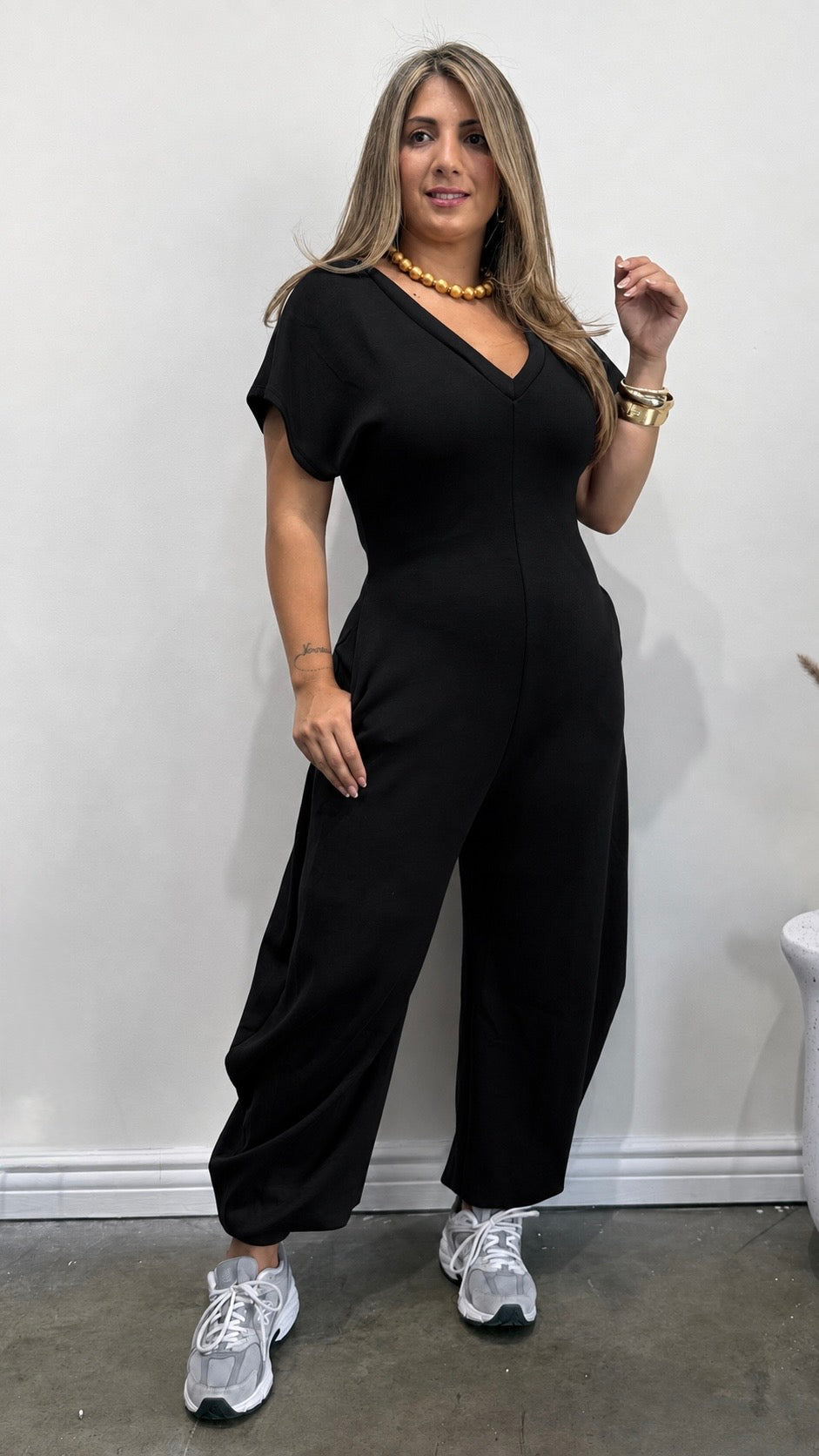 Midnight Elegance Jumpsuit

Descripción: